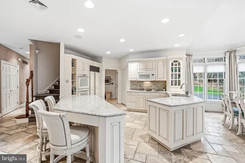 $1,595,000 | 7 Mercer Gate Drive, Doylestown, PA 18901