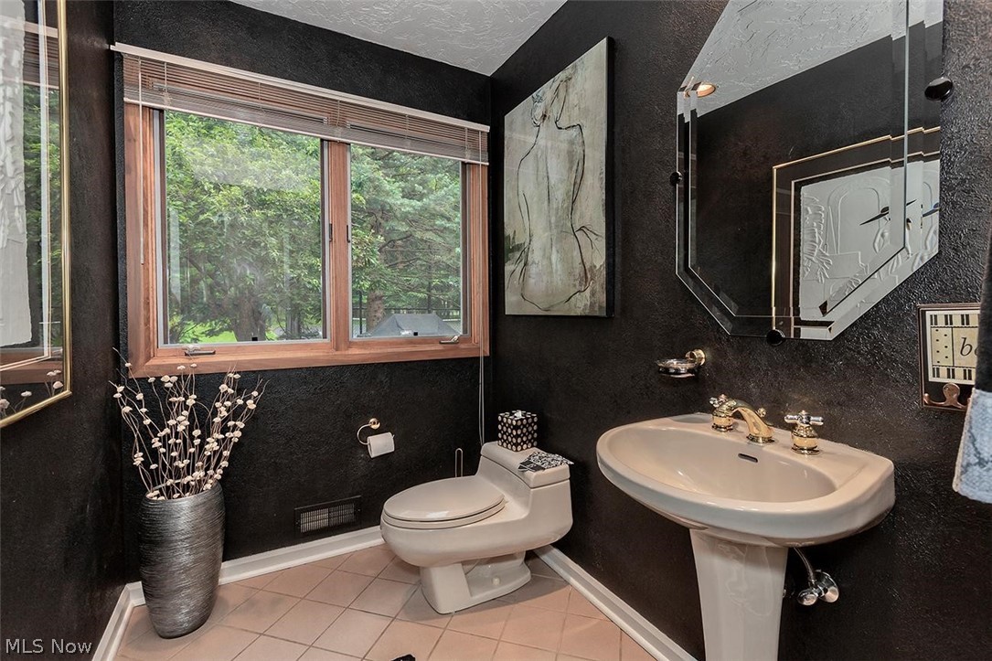 31900 Cedar Road Cleveland, OH 44124 - Photo 18 of 34 First floor 1/2 bathroom