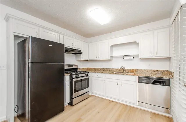 $2,400 | 2470 Cambridge Hills Road, Cumming, GA 30041