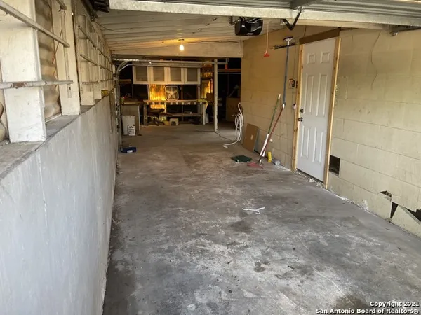 $1,050 | 567 Gilbert Lane, Unit 2, San Antonio, TX 78213