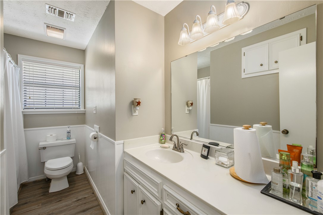 3675 Zulch Road North Zulch, TX 77872 - Photo 19 of 22 a bathroom with a sink toilet and shower
