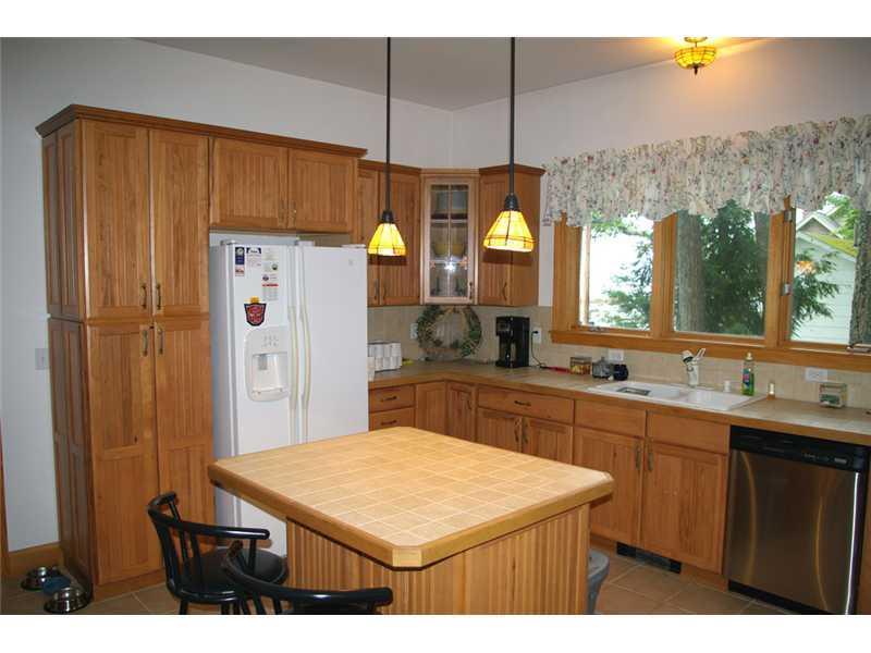 14 Quest Avenue Sebago, ME 04029 - Photo 8 of 31 Kitchen.