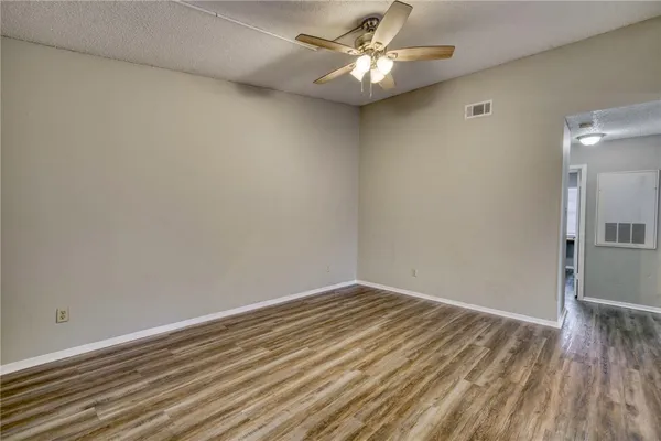 $1,050 | 707 Wellesley Court, Unit B, College Station, TX 77840