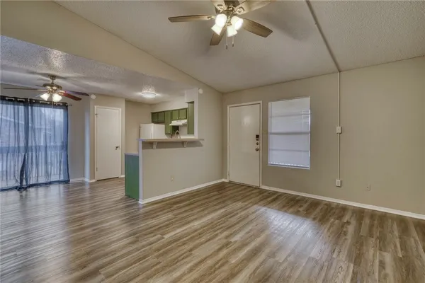 $1,050 | 707 Wellesley Court, Unit B, College Station, TX 77840