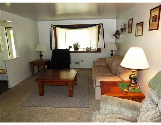 3038 Pitchfork Drive McKees Rocks, PA 15136 - Photo 6 of 17 Living Room. LIVING ROOM HAS LARGE BAY WINDOW