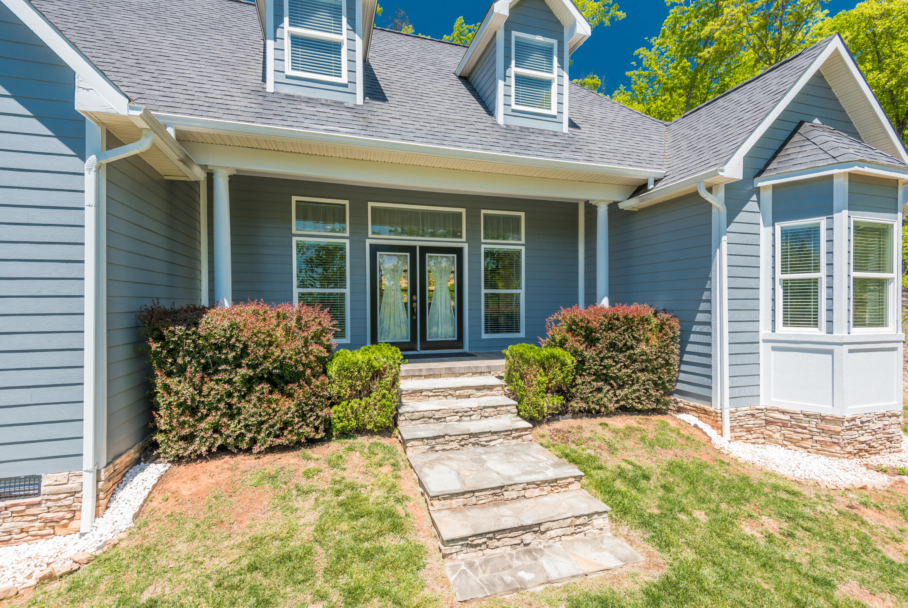 757 Three Point Road Vonore, TN 37885 - Photo 26 of 33 Covered Front Porch