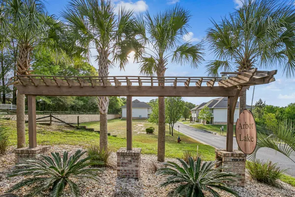 $179,900 | 813 Arbor Lake Drive, Crestview, FL 32536