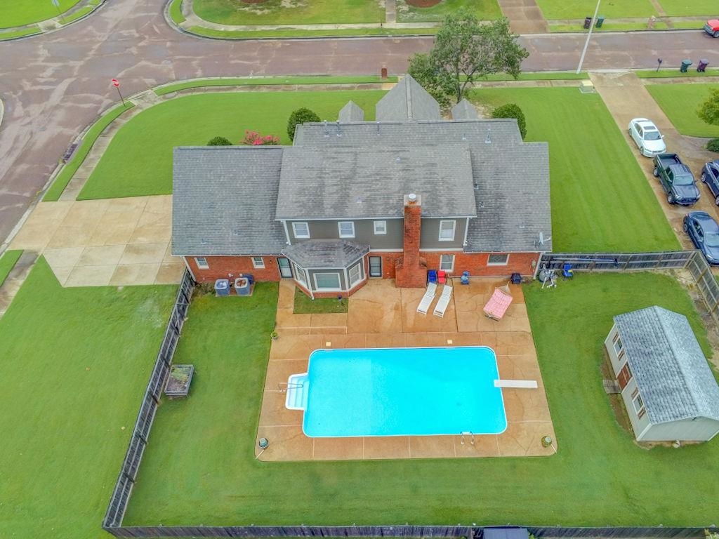 1633 Beckenhall Street Collierville, TN 38017 - Photo 34 of 35 an aerial view of a house with a yard