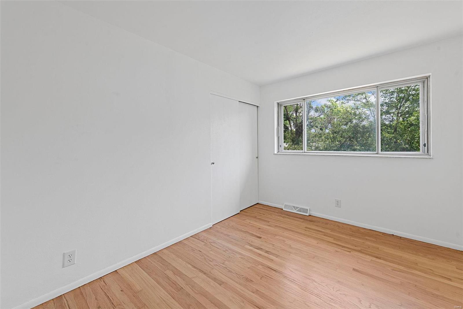 9724 Brookmere Drive St. Louis, MO 63123 - Photo 13 of 28