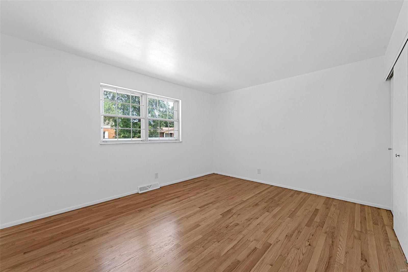 9724 Brookmere Drive St. Louis, MO 63123 - Photo 18 of 28