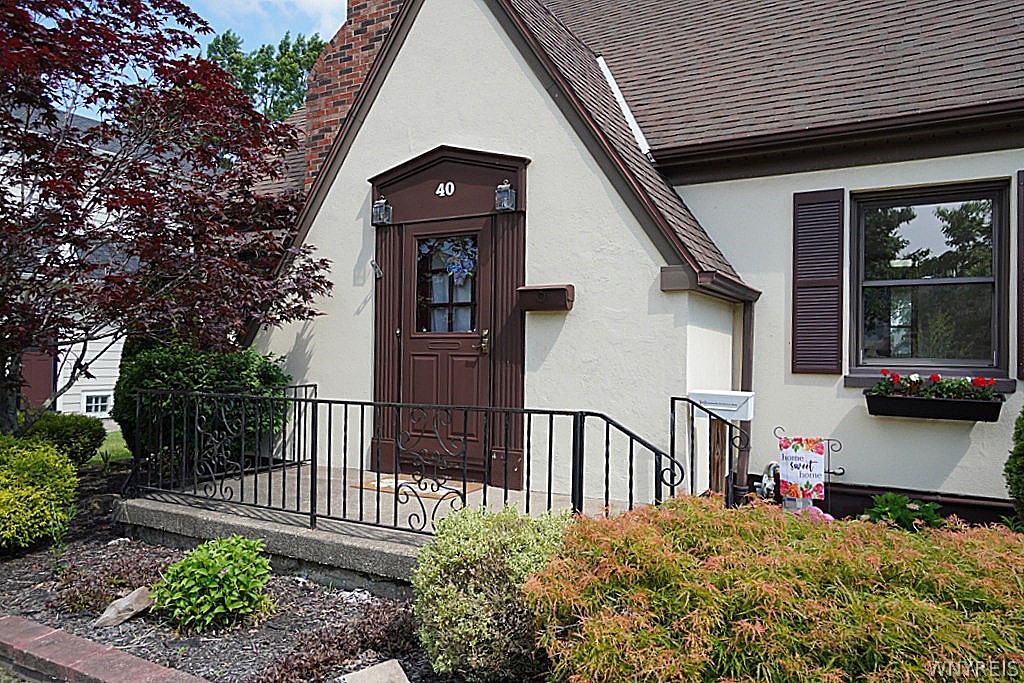 40 Kenton Road Tonawanda, NY 14217 - Photo 2 of 35