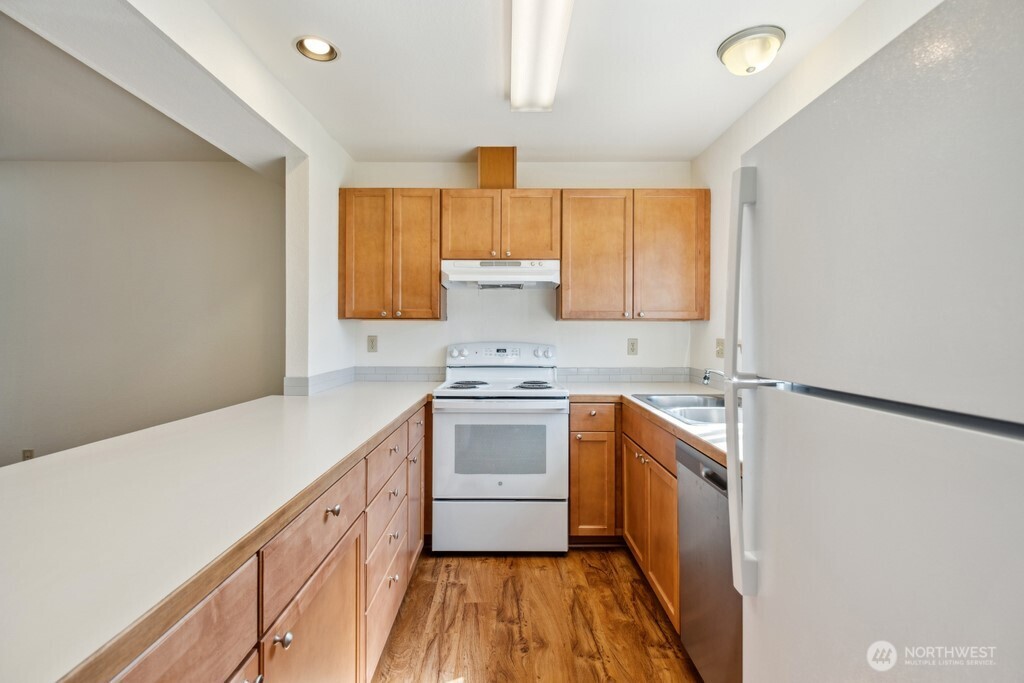 121 Union Avenue Northeast Renton, WA 98059 - Photo 5 of 28 Gallery Image 5