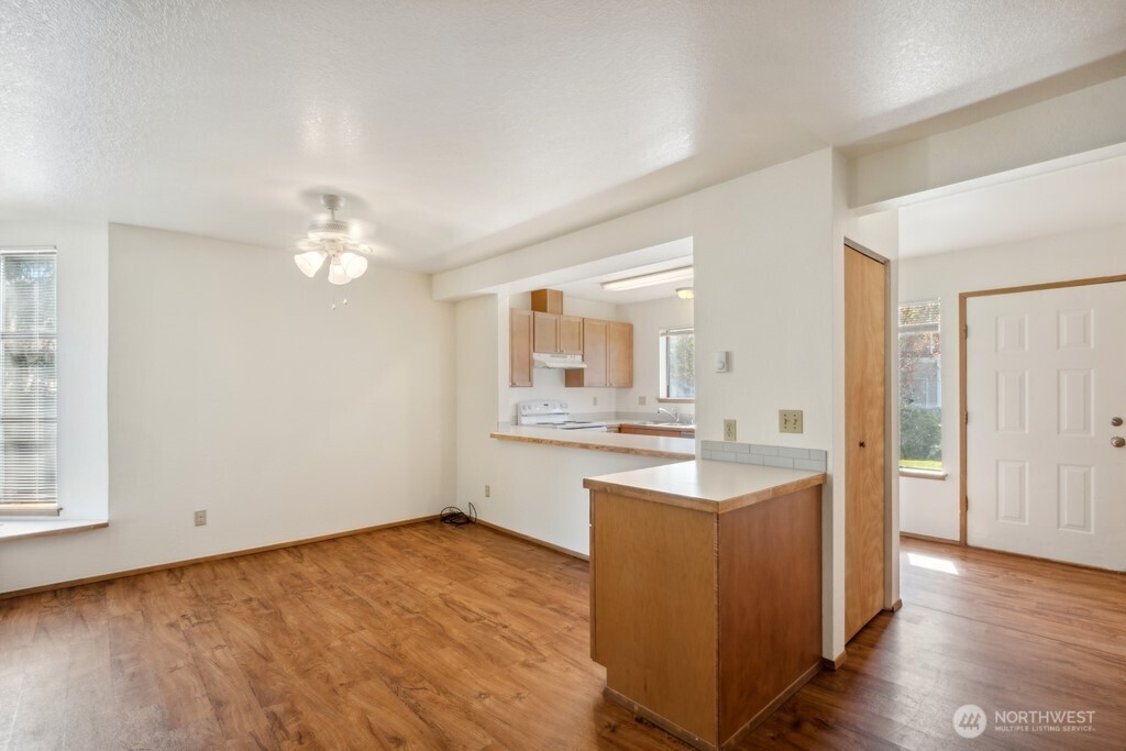 121 Union Avenue Northeast Renton, WA 98059 - Photo 6 of 28 Gallery Image 6