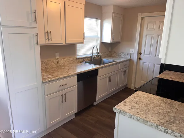 $1,900 | 10901 Hardwick Lane, Jacksonville, FL 32246