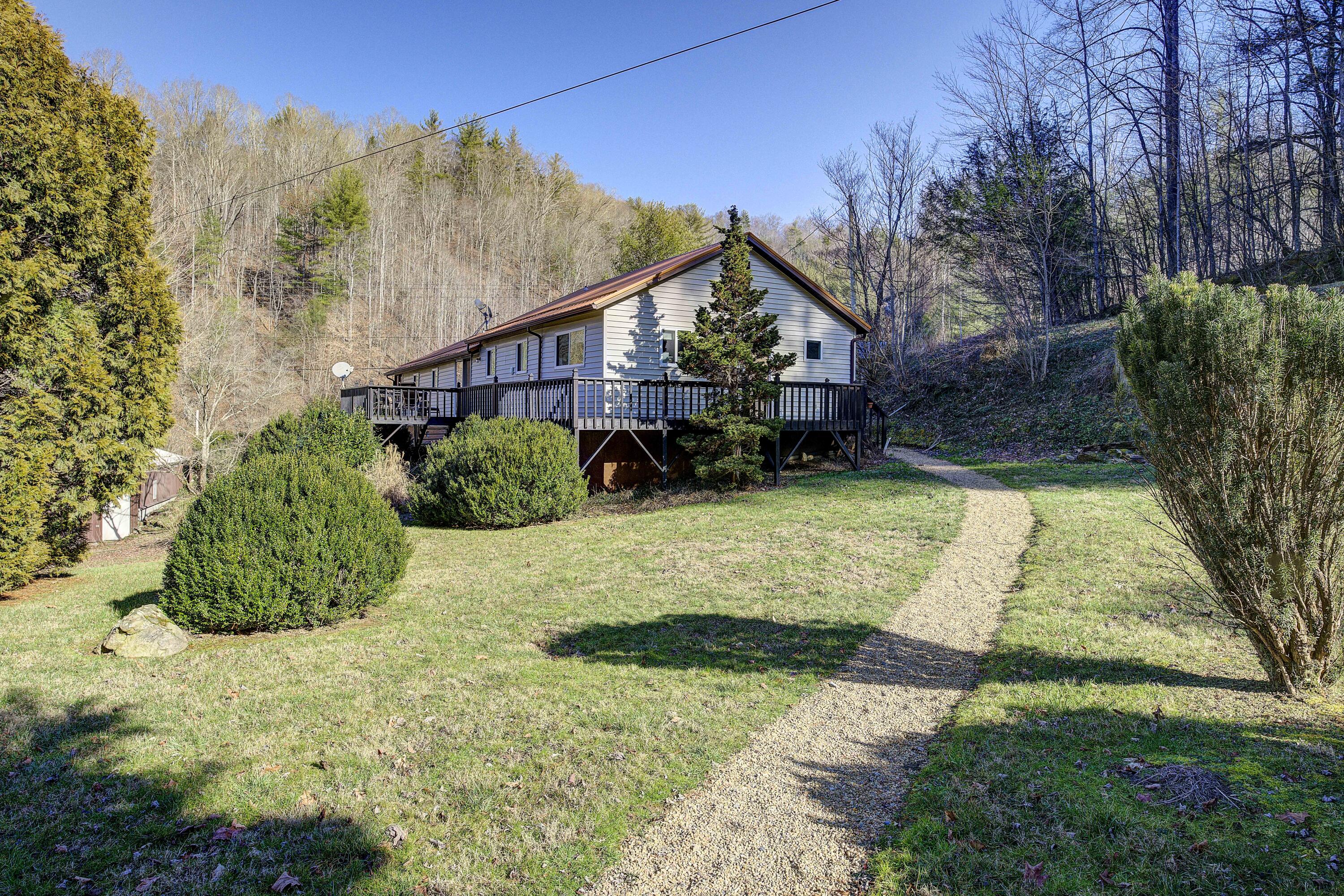 468 Coffee Ridge Road Erwin, TN 37650 - Photo 12 of 79 Coffee--81--guest house