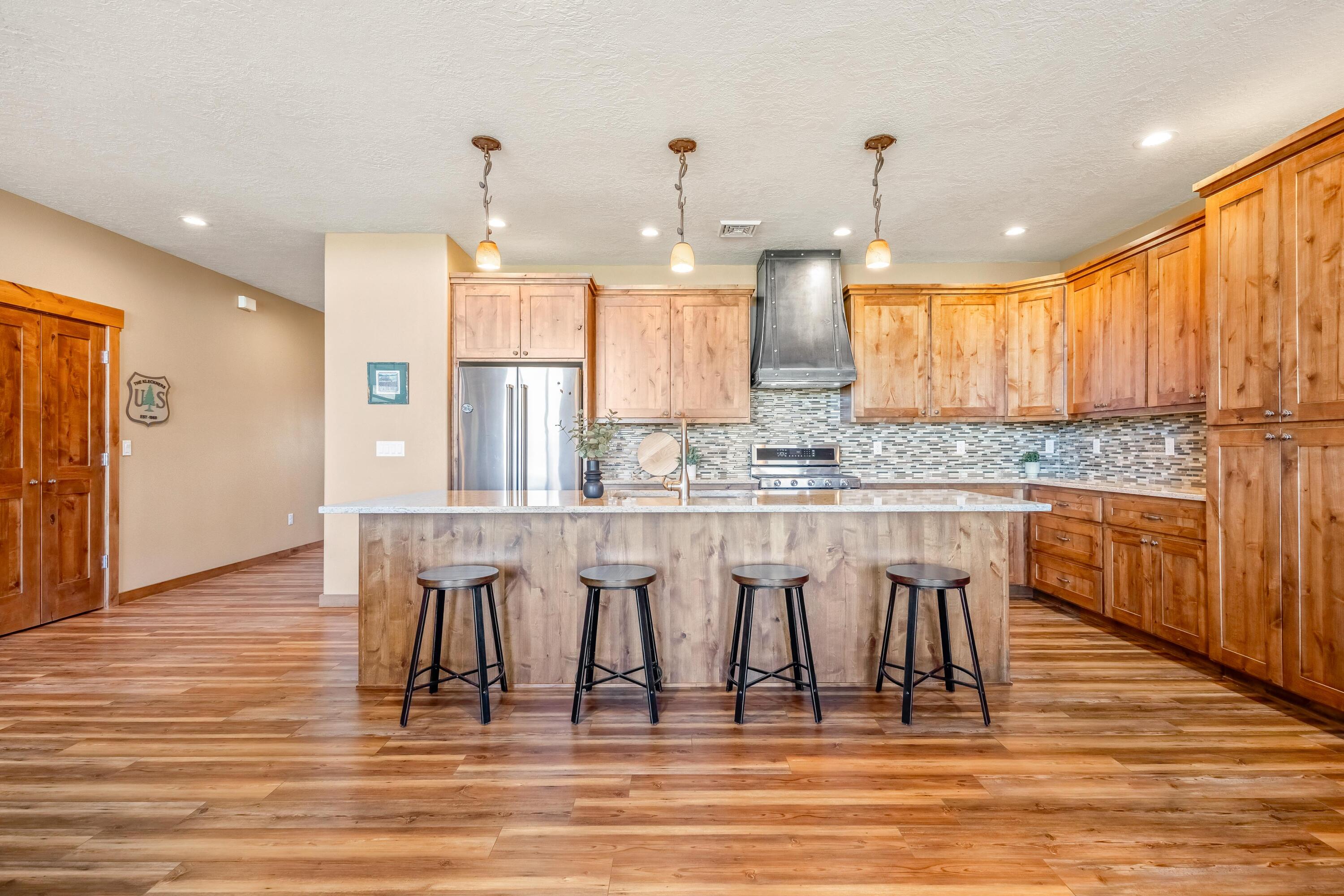 561 Southeast Stearns Road Prineville, OR 97754 - Photo 9 of 46