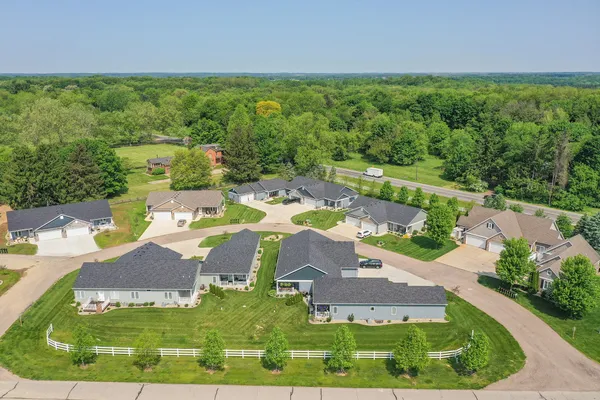 $275,000 | 135 Lexington Pointe Drive, Unit 8, Niles, MI 49120