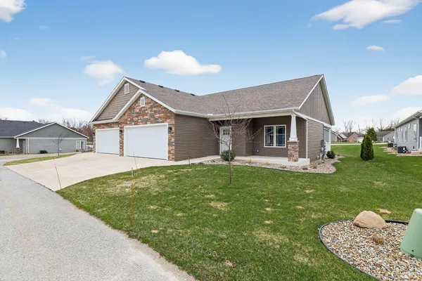 $275,000 | 135 Lexington Pointe Drive, Unit 8, Niles, MI 49120