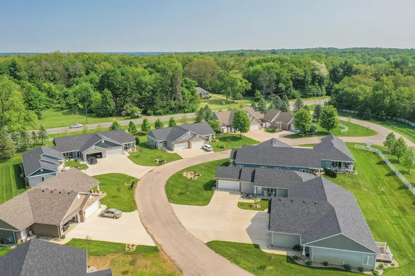 $275,000 | 135 Lexington Pointe Drive, Unit 8, Niles, MI 49120