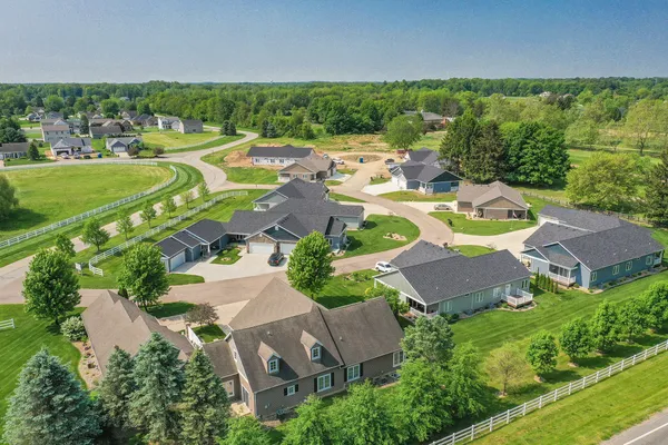 $275,000 | 135 Lexington Pointe Drive, Unit 8, Niles, MI 49120