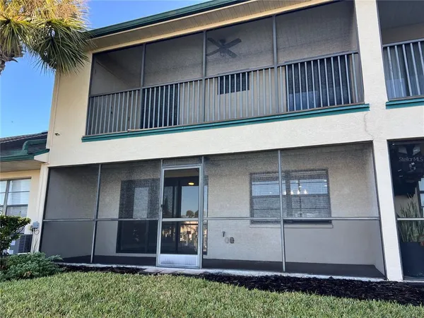 $334,900 | 614 Yardarm Drive, Unit 7, Apollo Beach, FL 33572