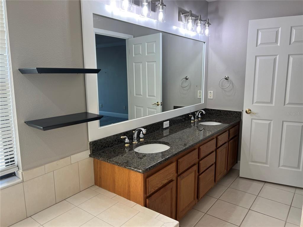 614 Yardarm Drive, Unit 7 Apollo Beach, FL 33572 - Photo 12 of 27