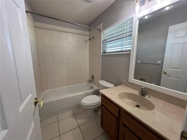 $334,900 | 614 Yardarm Drive, Unit 7, Apollo Beach, FL 33572