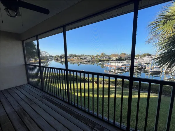 $334,900 | 614 Yardarm Drive, Unit 7, Apollo Beach, FL 33572