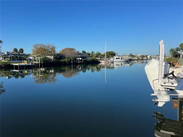 $364,900 | 614 Yardarm Drive, Unit 7, Apollo Beach, FL 33572