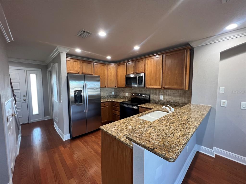 614 Yardarm Drive, Unit 7 Apollo Beach, FL 33572 - Photo 3 of 27