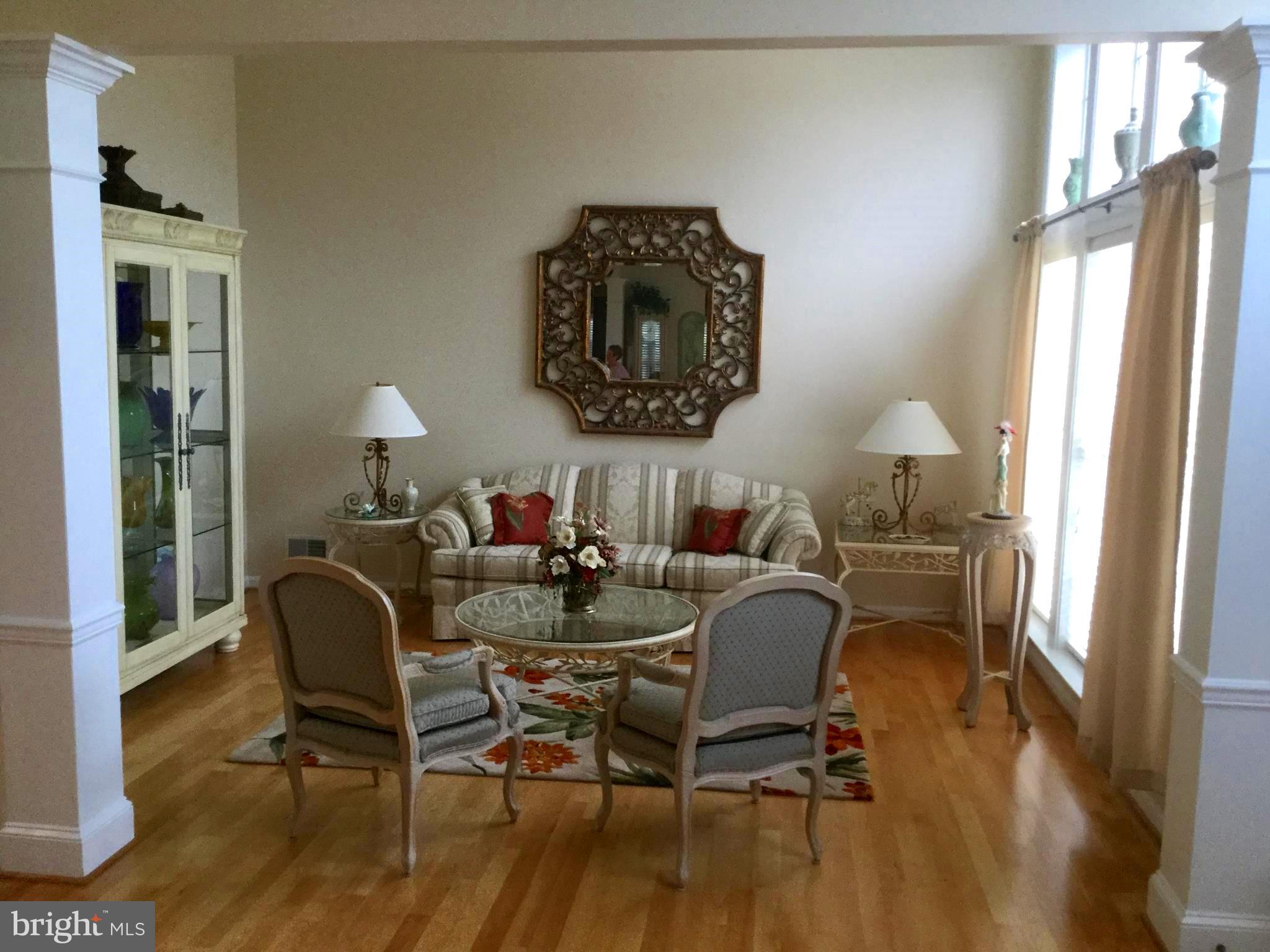 406 High Earls Road Westminster, MD 21158 - Photo 9 of 40 Sunny filled Formal Livingroom