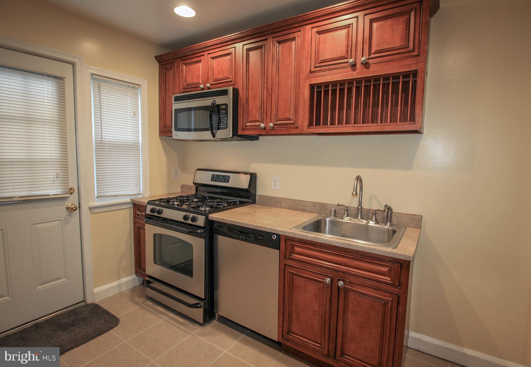 5612 Braxfield Road Baltimore, MD 21227 - Photo 11 of 30 Kitchen