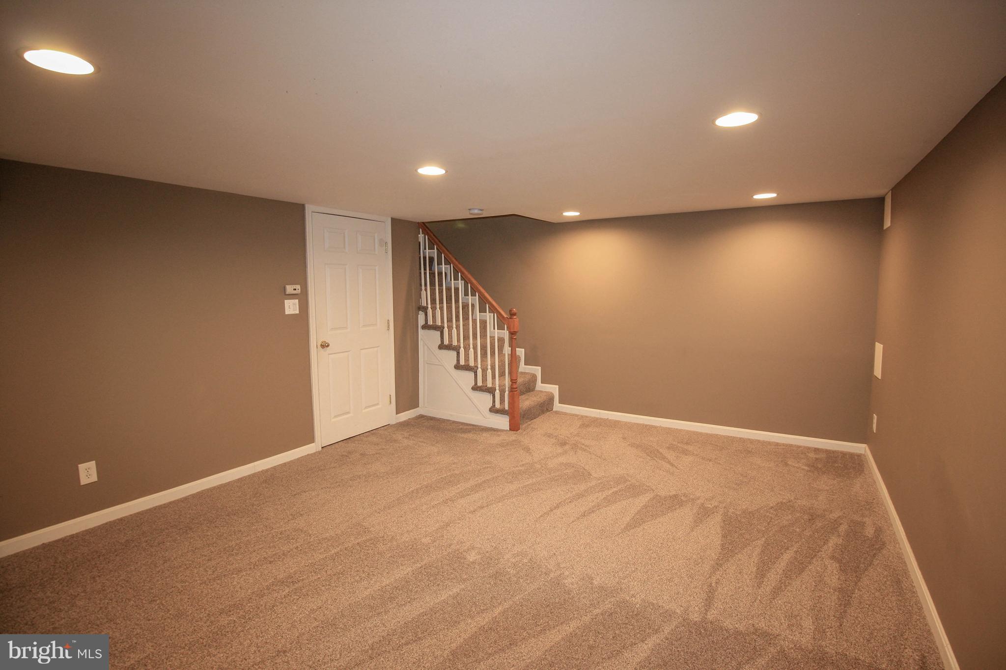 5612 Braxfield Road Baltimore, MD 21227 - Photo 24 of 30 Family Room