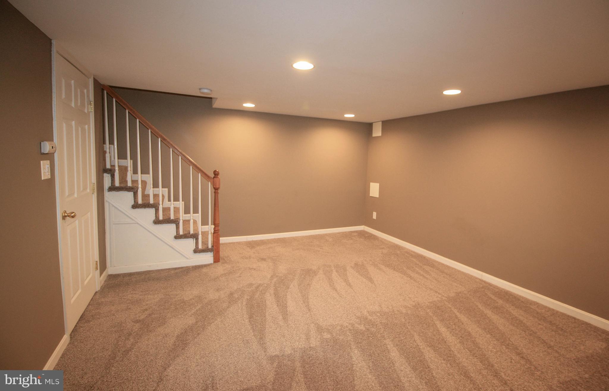 5612 Braxfield Road Baltimore, MD 21227 - Photo 25 of 30 Family Room