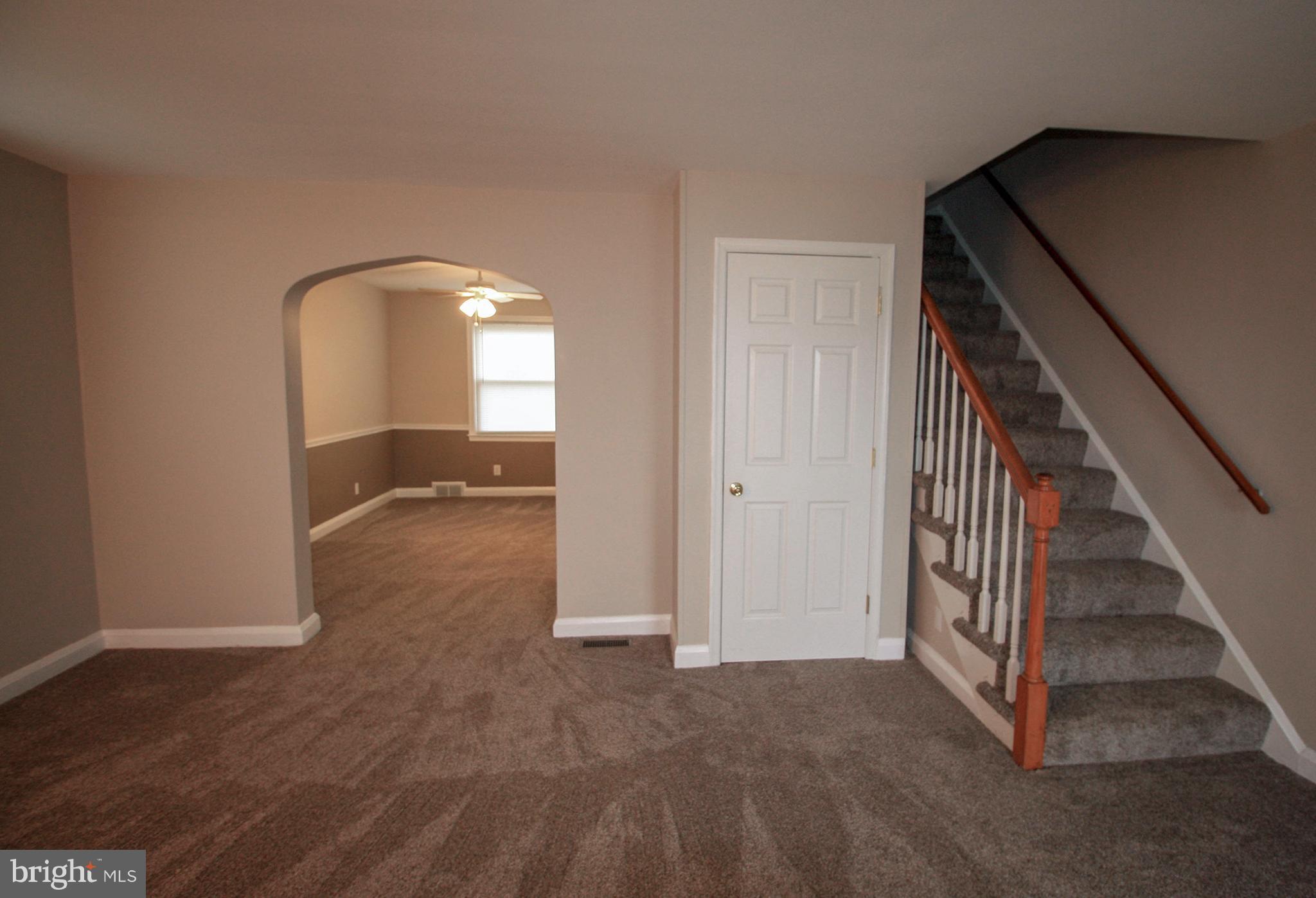 5612 Braxfield Road Baltimore, MD 21227 - Photo 6 of 30 Living Room