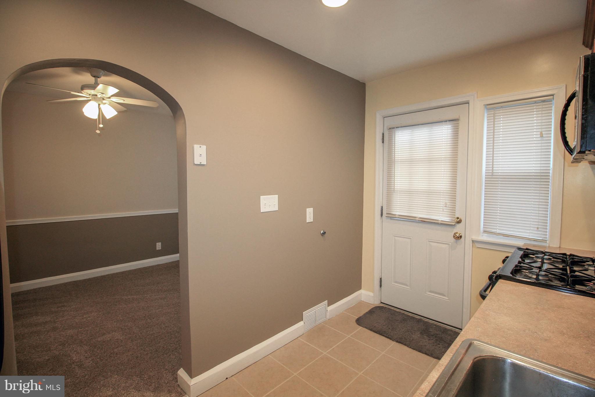 5612 Braxfield Road Baltimore, MD 21227 - Photo 9 of 30 Kitchen