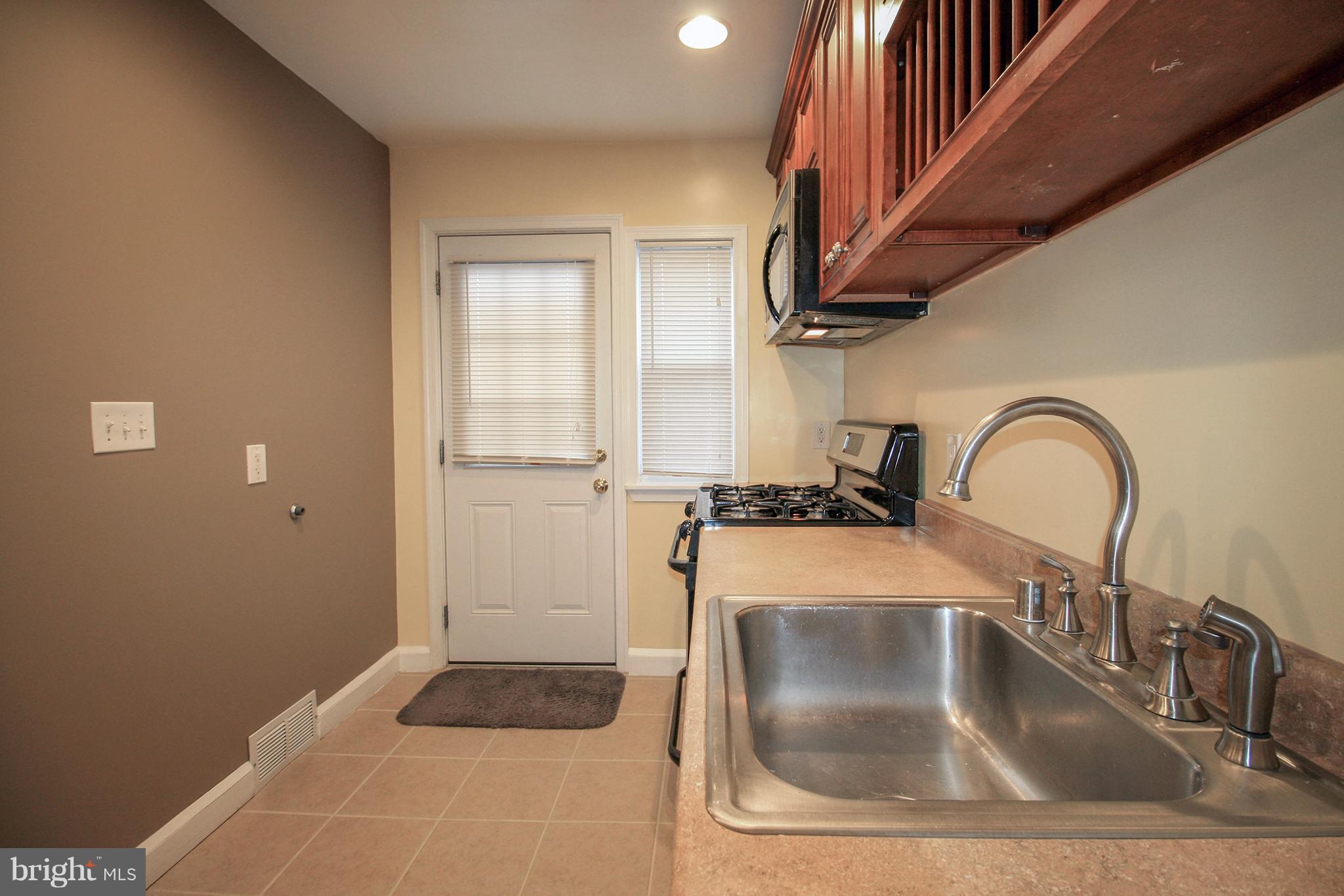 5612 Braxfield Road Baltimore, MD 21227 - Photo 10 of 30 Kitchen