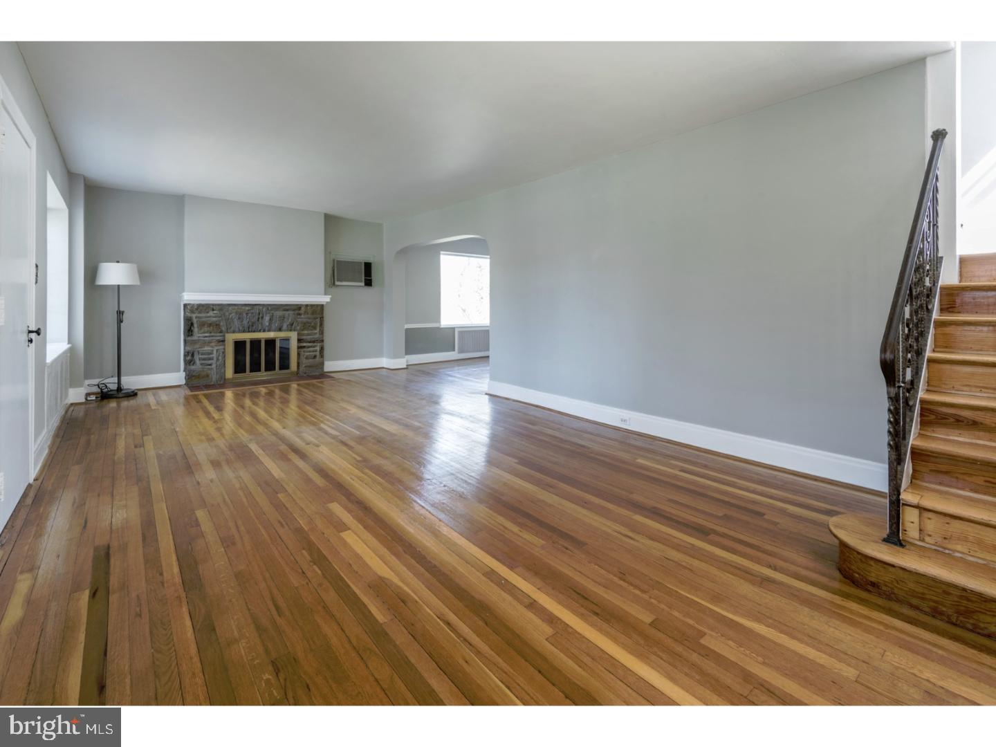 507 Waring Road Elkins Park, PA 19027 - Photo 3 of 25 Living Room