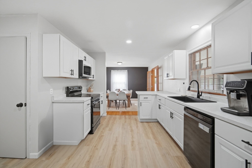 85 Granville Road Westfield, MA 01085 - Photo 15 of 41