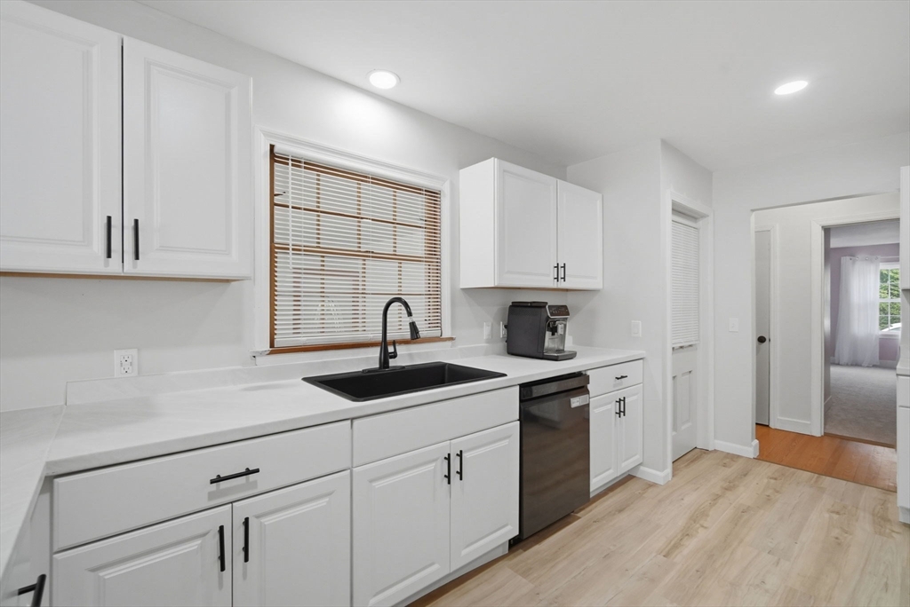 85 Granville Road Westfield, MA 01085 - Photo 16 of 41