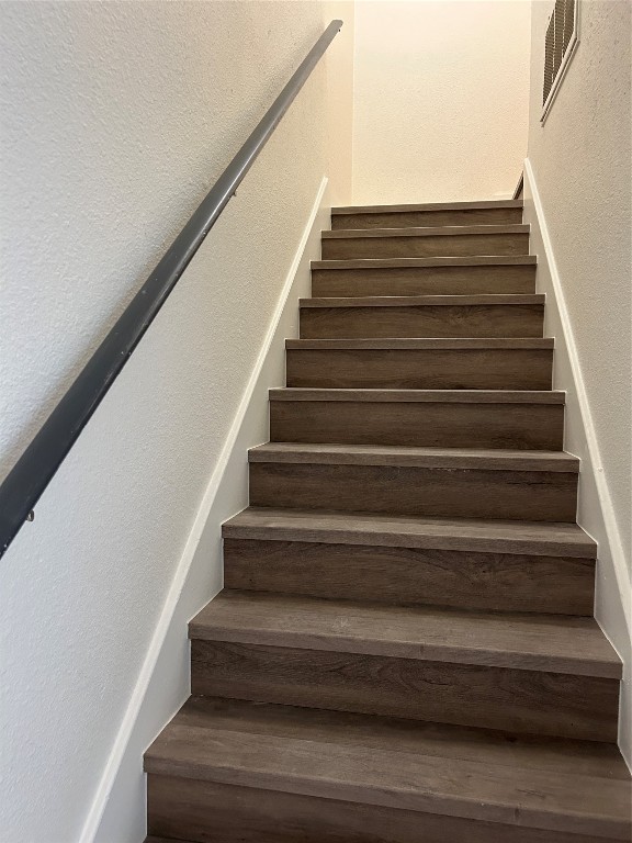 5903 Cougar Drive, Unit B Austin, TX 78745 - Photo 10 of 16 a view of entryway