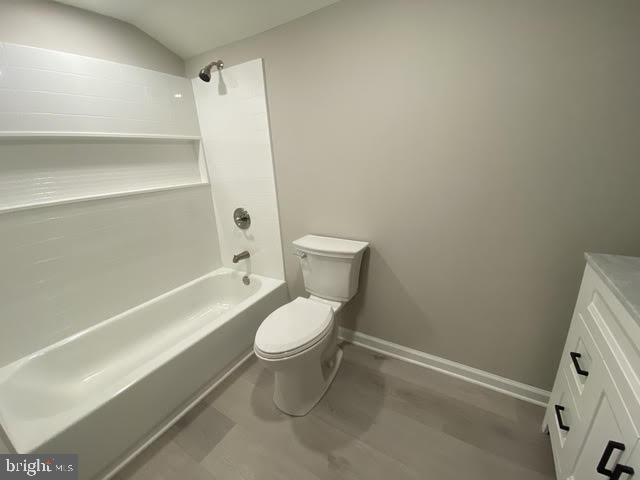 16 B Runnemede Road New Hope, PA 18938 - Photo 13 of 30 a bathroom with a toilet and a tub