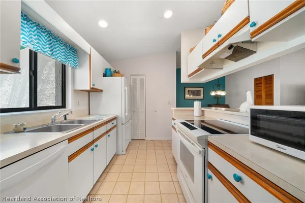 $135,000 | 4869 Casablanca Circle, Unit G24, Sebring, FL 33870