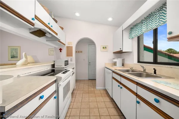 $135,000 | 4869 Casablanca Circle, Unit G24, Sebring, FL 33870