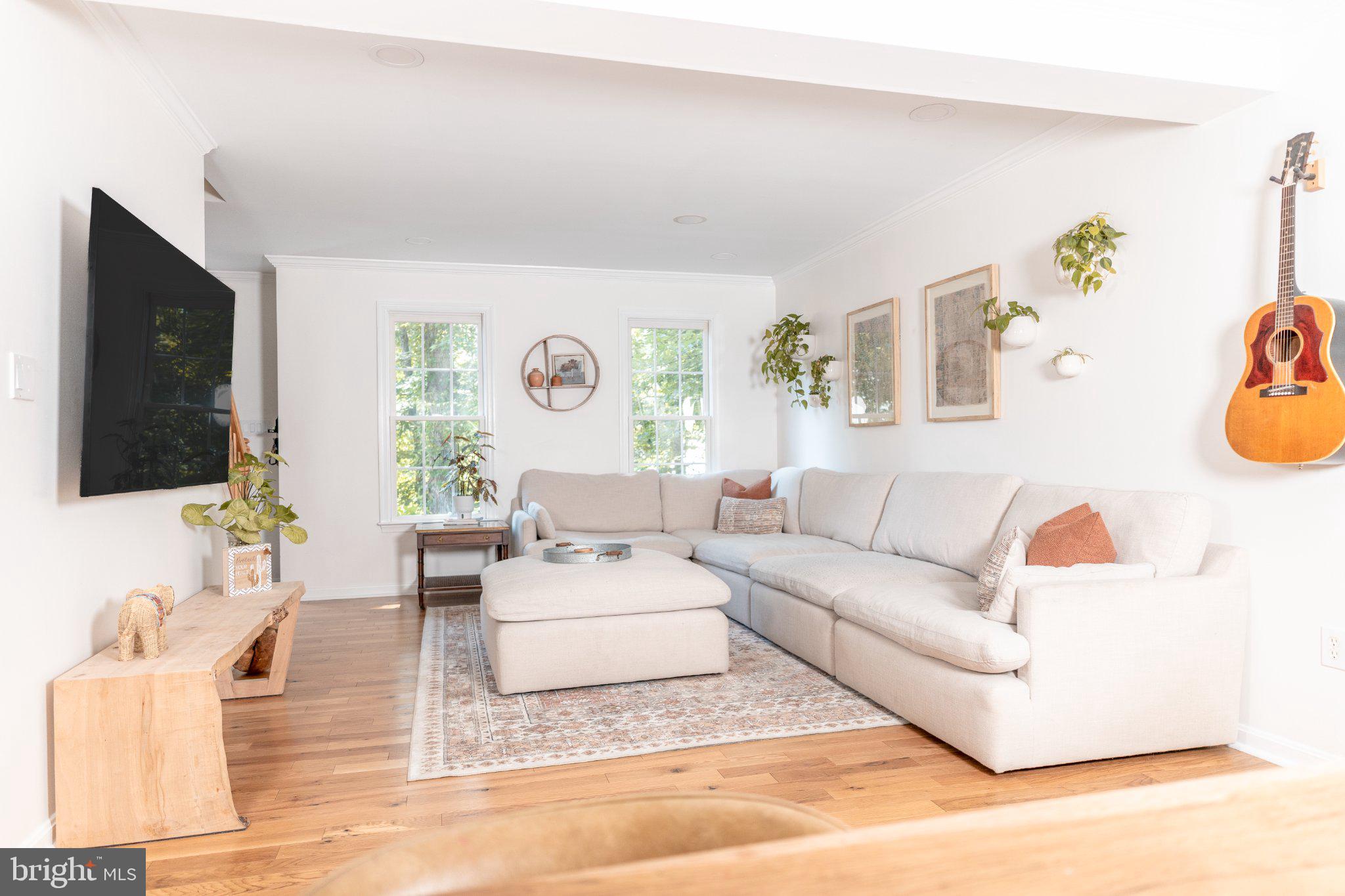 73 Village Grove Road Fredericksburg, VA 22406 - Photo 13 of 34 Bright and inviting living space.