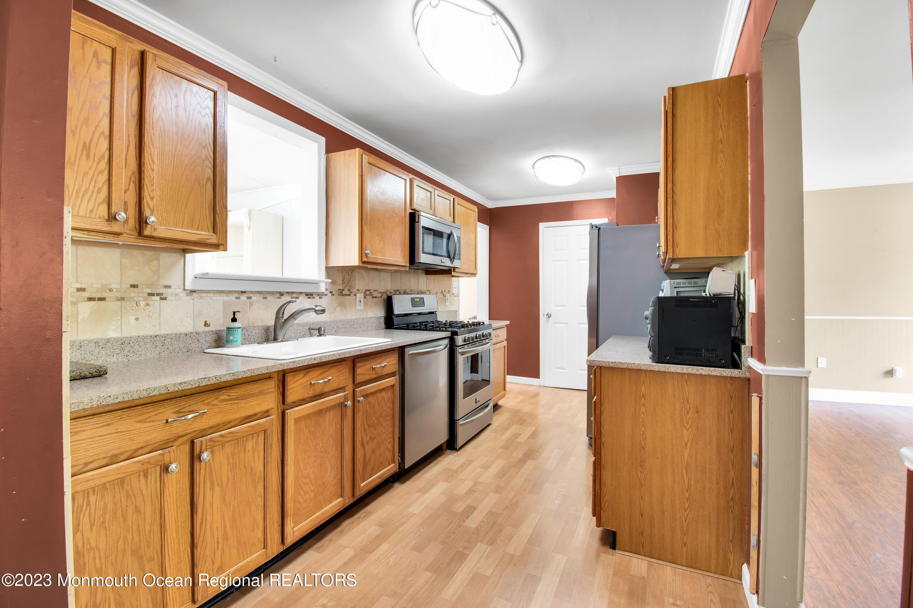 3 Redwood Road Howell, NJ 07731 - Photo 11 of 30 11