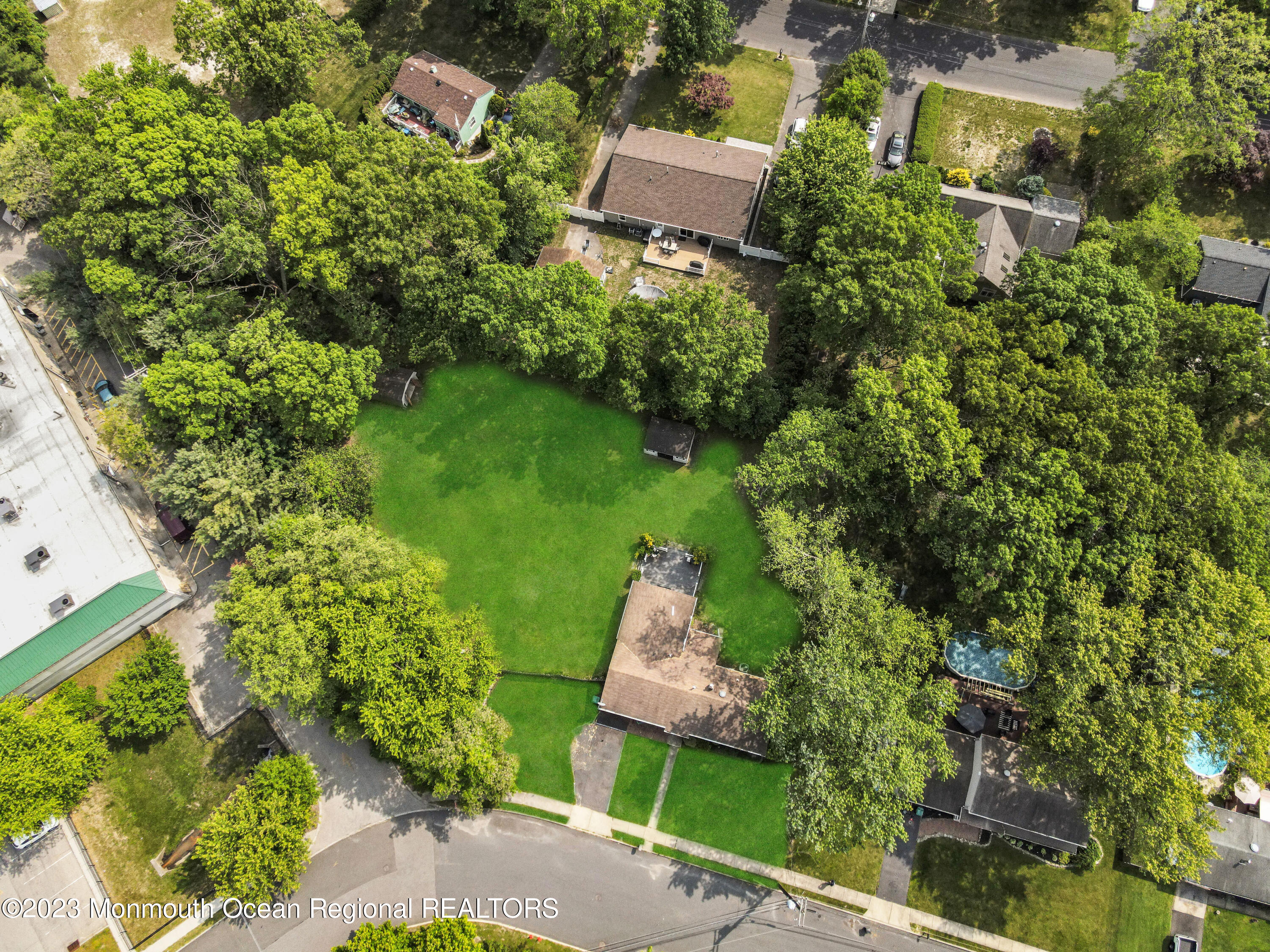 3 Redwood Road Howell, NJ 07731 - Photo 4 of 30 4