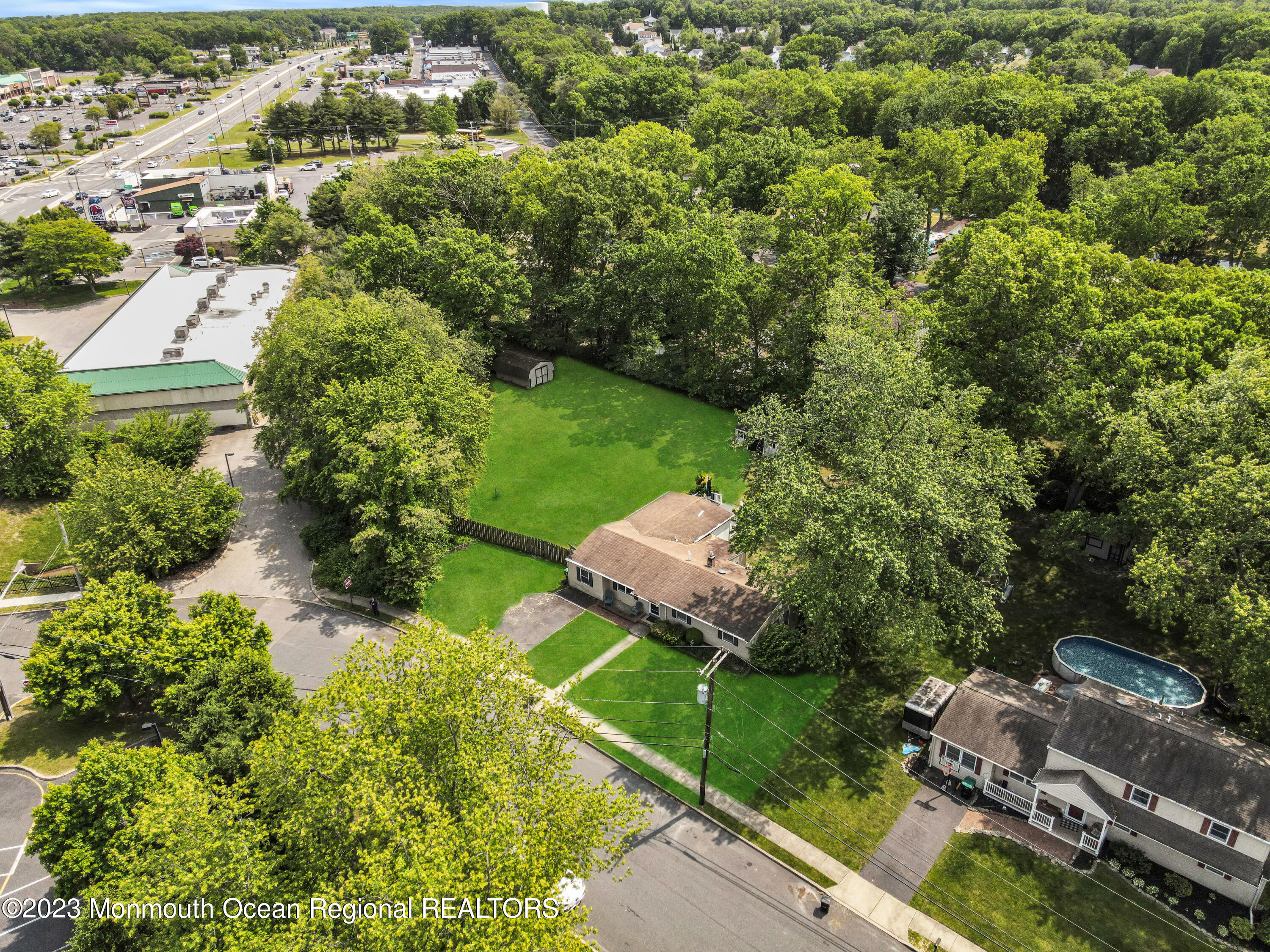 3 Redwood Road Howell, NJ 07731 - Photo 5 of 30 5