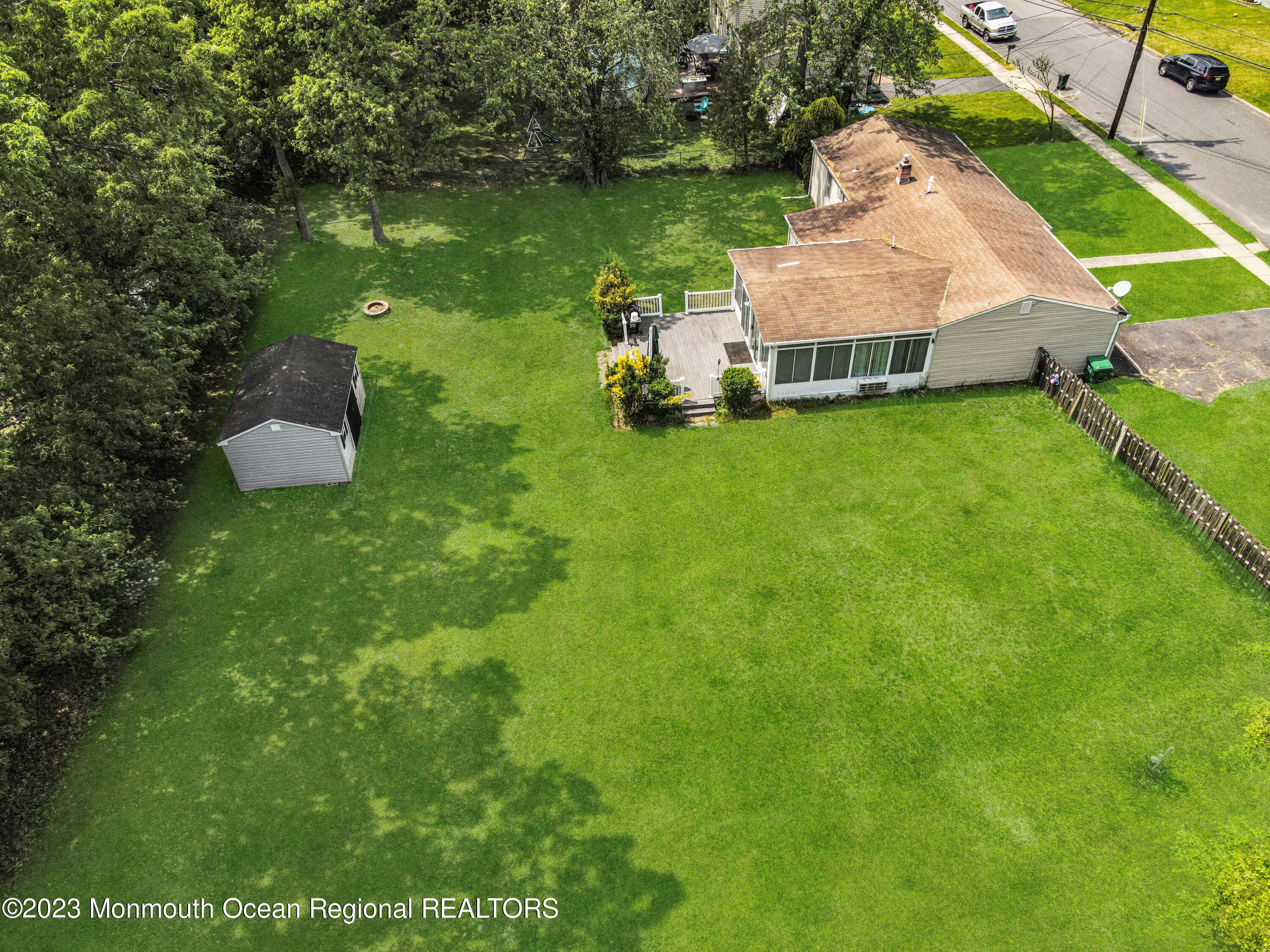 3 Redwood Road Howell, NJ 07731 - Photo 6 of 30 6