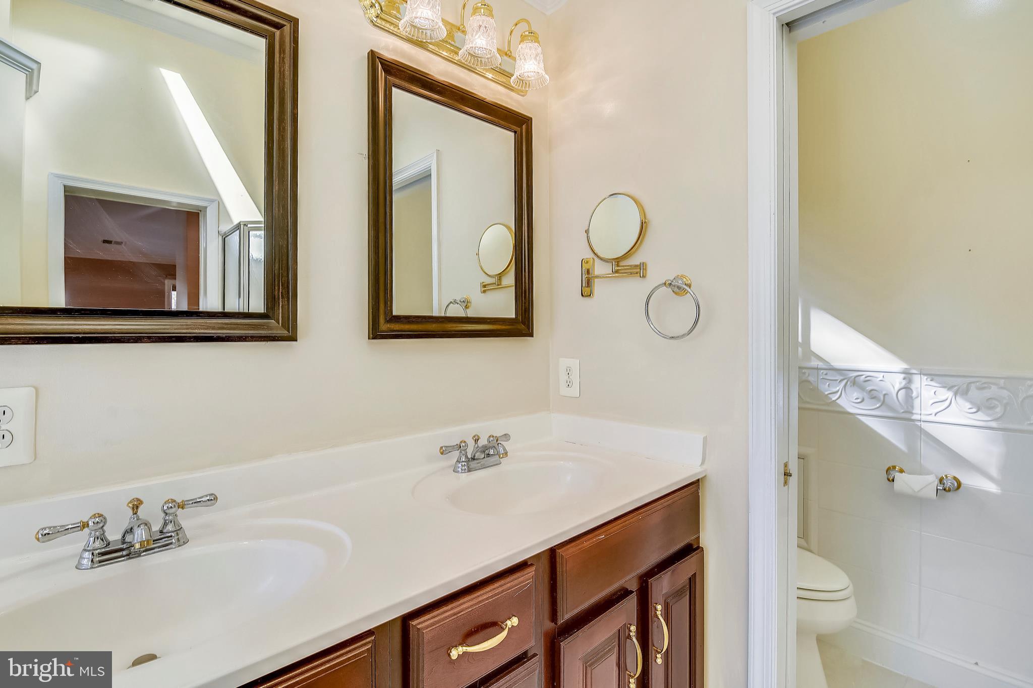 18824 Falling Star Road Germantown, MD 20874 - Photo 33 of 78 Master Bathroom with separate commode